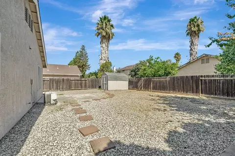 Exterior - 440 Eider Dr, Patterson, CA 95363 photo 4 of 10