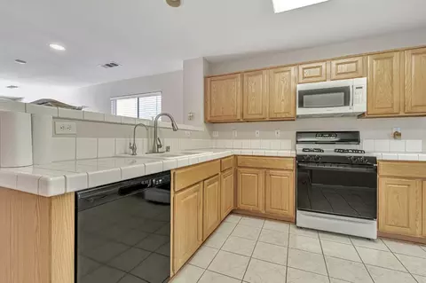 Kitchen - 440 Eider Dr, Patterson, CA 95363 photo 3 of 3