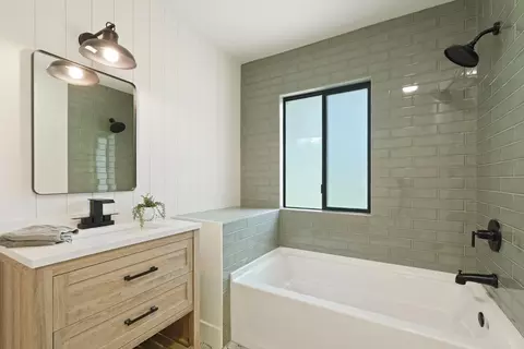 Bath - 11338 Randolph Rd, Wilton, CA 95693 photo 1 of 4