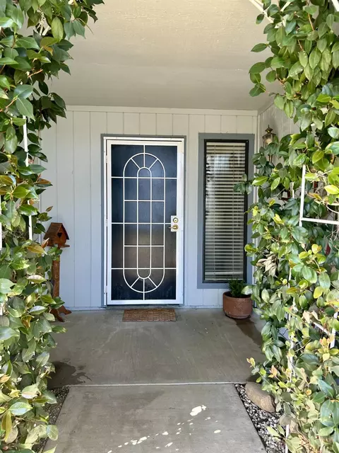 423 Columbia Dr, Lodi, CA 95240 photo 2