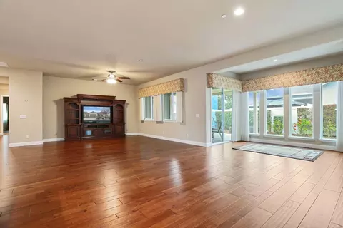Living - 2679 Glen Echo Ln, Manteca, CA 95336 photo 4 of 5