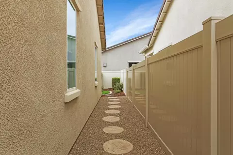 Exterior - 2679 Glen Echo Ln, Manteca, CA 95336 photo 13 of 20