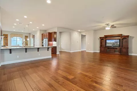 Living - 2679 Glen Echo Ln, Manteca, CA 95336 photo 3 of 5