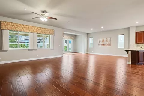 Living - 2679 Glen Echo Ln, Manteca, CA 95336 photo 1 of 5