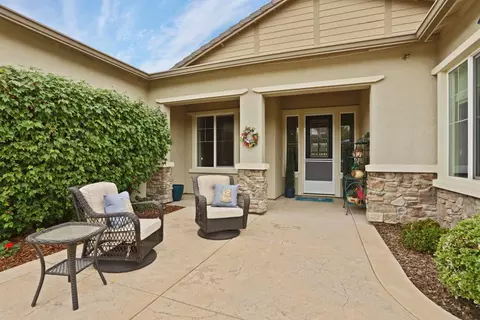 Exterior - 2679 Glen Echo Ln, Manteca, CA 95336 photo 8 of 20