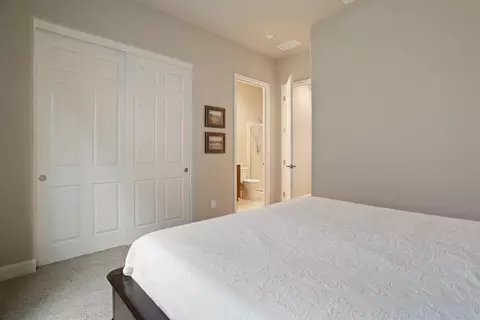 Bedroom - 2679 Glen Echo Ln, Manteca, CA 95336 photo 4 of 5