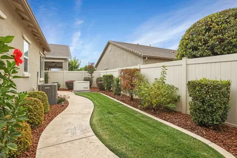 Exterior - 2679 Glen Echo Ln, Manteca, CA 95336 photo 16 of 20