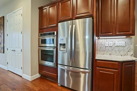 Kitchen - 2679 Glen Echo Ln, Manteca, CA 95336 photo 3 of 4