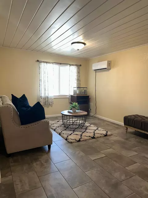 Living - 2120 River Rd, Modesto, CA 95351 photo 3 of 4