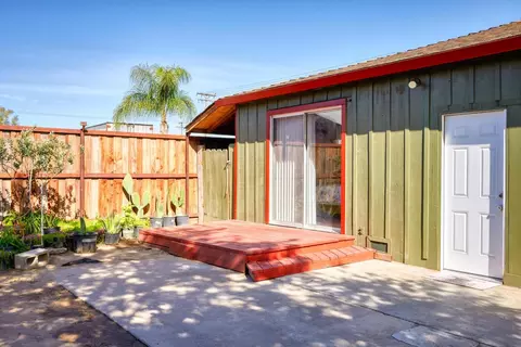 Exterior - 2120 River Rd, Modesto, CA 95351 photo 12 of 13