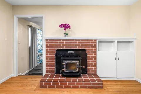 Living - 2120 River Rd, Modesto, CA 95351 photo 1 of 4