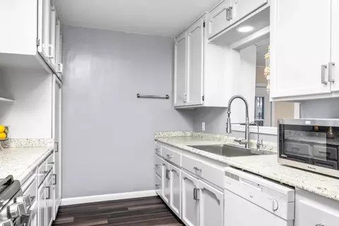 Kitchen - 2120 River Rd, Modesto, CA 95351 photo 2 of 3