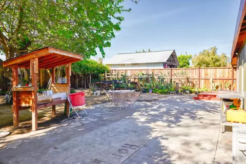 Exterior - 2120 River Rd, Modesto, CA 95351 photo 9 of 13