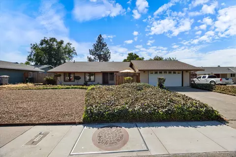 7648 Center Pkwy, Sacramento, CA 95823