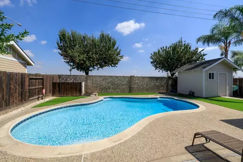 Exterior - 428 Codington Way, Modesto, CA 95357 photo 6 of 7