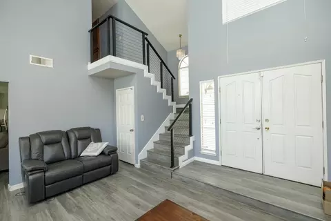 Entry Way - 428 Codington Way, Modesto, CA 95357 photo 1 of 3