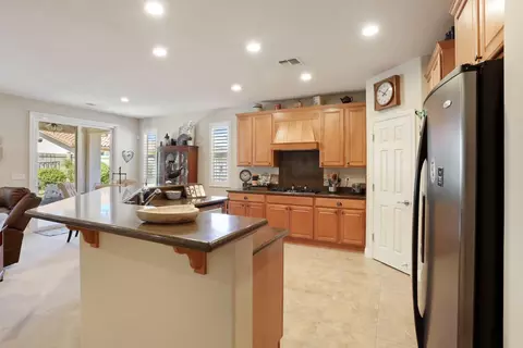 Kitchen - 2345 Pepper Tree Ln, Manteca, CA 95336 photo 2 of 7
