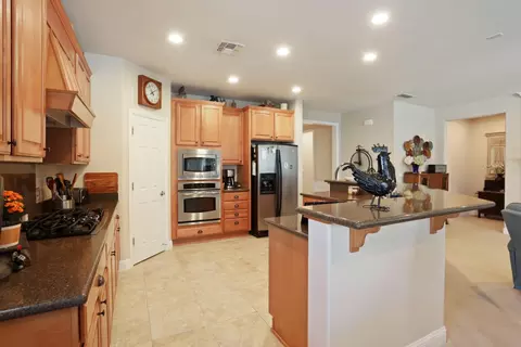 Kitchen - 2345 Pepper Tree Ln, Manteca, CA 95336 photo 4 of 7