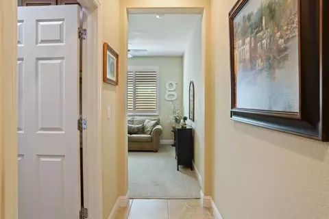 Entry Way - 2345 Pepper Tree Ln, Manteca, CA 95336 photo 3 of 4