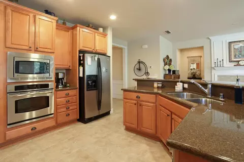 Kitchen - 2345 Pepper Tree Ln, Manteca, CA 95336 photo 6 of 7