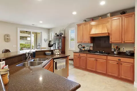 Kitchen - 2345 Pepper Tree Ln, Manteca, CA 95336 photo 3 of 7