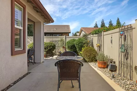 Exterior - 2345 Pepper Tree Ln, Manteca, CA 95336 photo 8 of 13