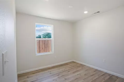 Bedroom - 1541 W Hatch Rd, Modesto, CA 95351 photo 2 of 2
