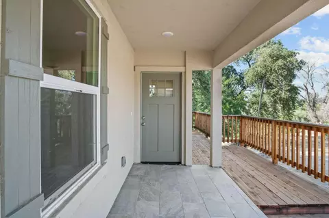 Exterior - 1541 W Hatch Rd, Modesto, CA 95351 photo 4 of 12