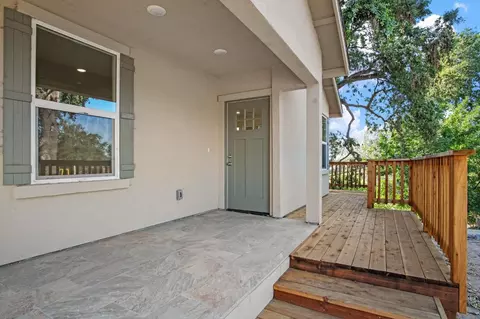 Exterior - 1541 W Hatch Rd, Modesto, CA 95351 photo 5 of 12