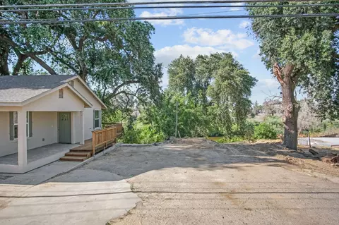 Exterior - 1541 W Hatch Rd, Modesto, CA 95351 photo 3 of 12