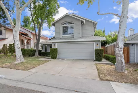Exterior - 8445 Bramble Bush Cir, Antelope, CA 95843 photo 4 of 8