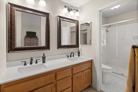 Bath - 8445 Bramble Bush Cir, Antelope, CA 95843 photo 2 of 4