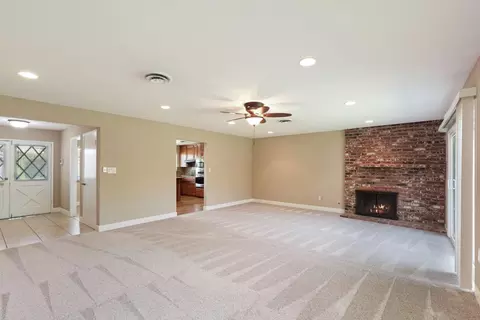 207 Derecho Way, Tracy, CA 95376 photo 3