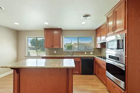 207 Derecho Way, Tracy, CA 95376 photo 8