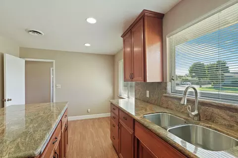 207 Derecho Way, Tracy, CA 95376 photo 11