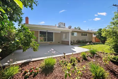 Exterior - 5301 Baumgart Way, Carmichael, CA 95608 photo 4 of 7