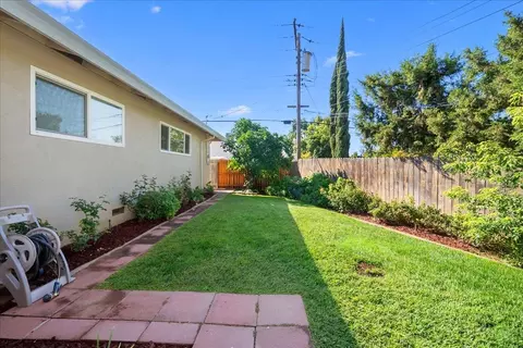 Exterior - 5301 Baumgart Way, Carmichael, CA 95608 photo 6 of 7