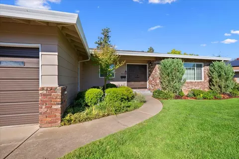 Exterior - 5301 Baumgart Way, Carmichael, CA 95608 photo 2 of 7