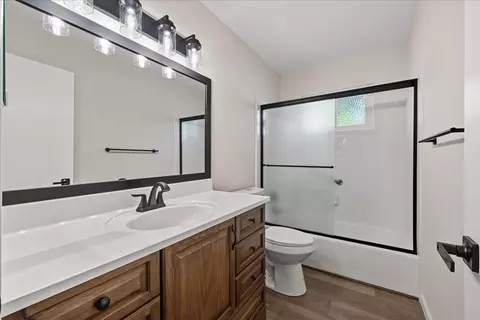 Bath - 5301 Baumgart Way, Carmichael, CA 95608 photo 1 of 4