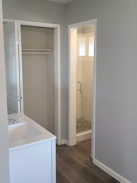 Bath - 447 Ericwood Ct, Manteca, CA 95336 photo 5 of 5