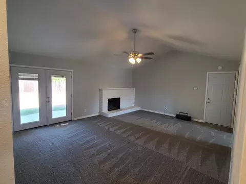 Living - 447 Ericwood Ct, Manteca, CA 95336 photo 4 of 4