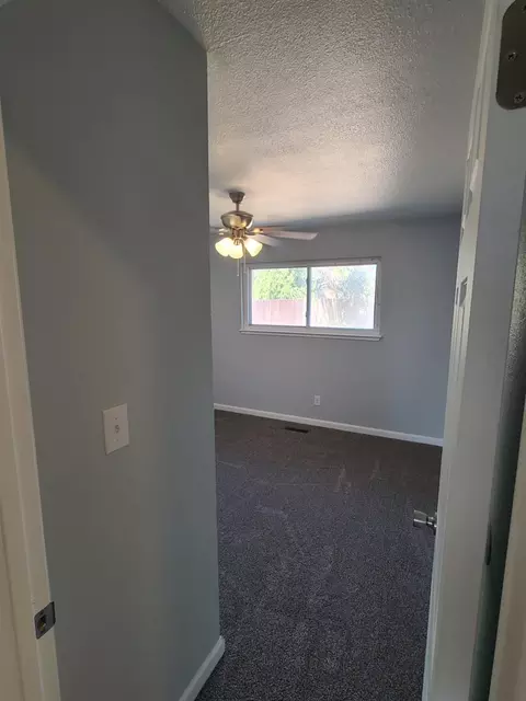 Bedroom - 447 Ericwood Ct, Manteca, CA 95336 photo 4 of 6