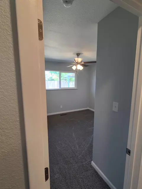 Bedroom - 447 Ericwood Ct, Manteca, CA 95336 photo 3 of 6