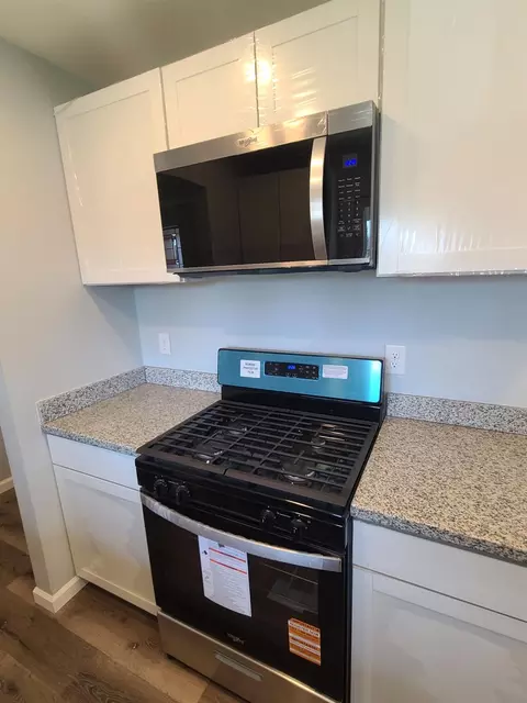 Kitchen - 447 Ericwood Ct, Manteca, CA 95336 photo 1 of 4