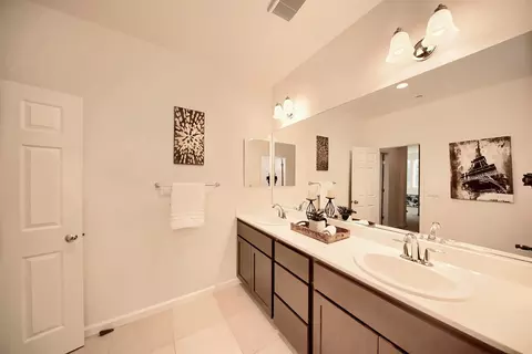Bath - 361 Aaron Way, Tracy, CA 95377 photo 5 of 9