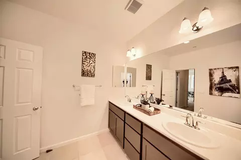Bath - 361 Aaron Way, Tracy, CA 95377 photo 9 of 9