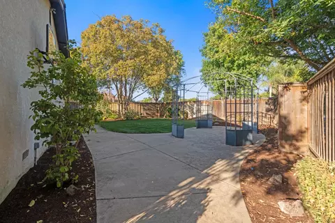 2051 Edgebrook Dr, Modesto, CA 95354 photo 29