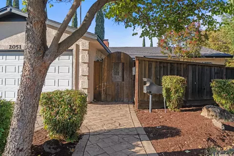2051 Edgebrook Dr, Modesto, CA 95354 photo 2