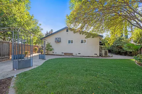 2051 Edgebrook Dr, Modesto, CA 95354 photo 27