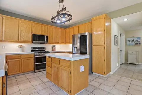 2066 Hyde Park Pl, Manteca, CA 95336 photo 13